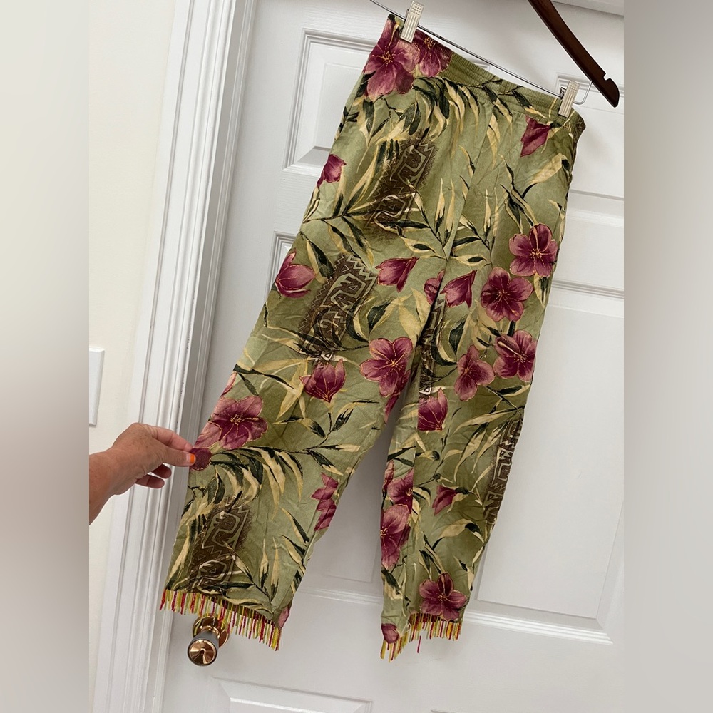 Mango Bay Elegant Floral Women's  pants size small